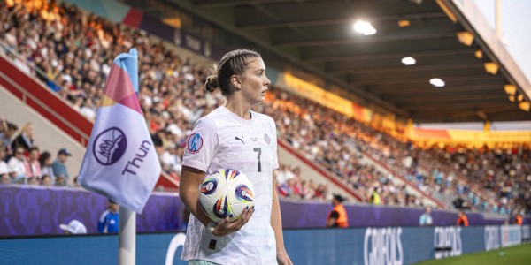 格雷厄姆·汉森回归，巴萨新赛季蓄势待发