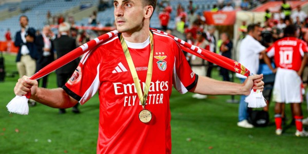 皇马的长途飞行：飞越8000公里与凯拉特的首次交锋，背后的故事与战术解密