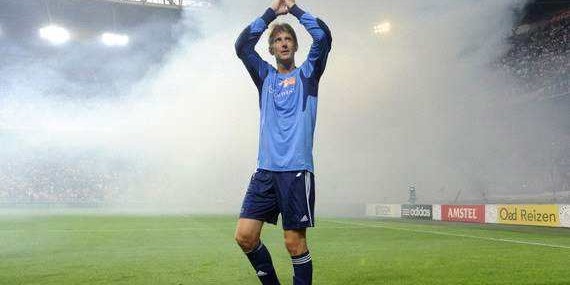 足坛大器晚成球员代表：范德萨36岁焕发第二春